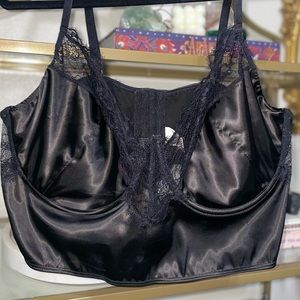 Black Corset Top from Fashion Nova ❤️‍🔥❤️‍🔥❤️‍🔥